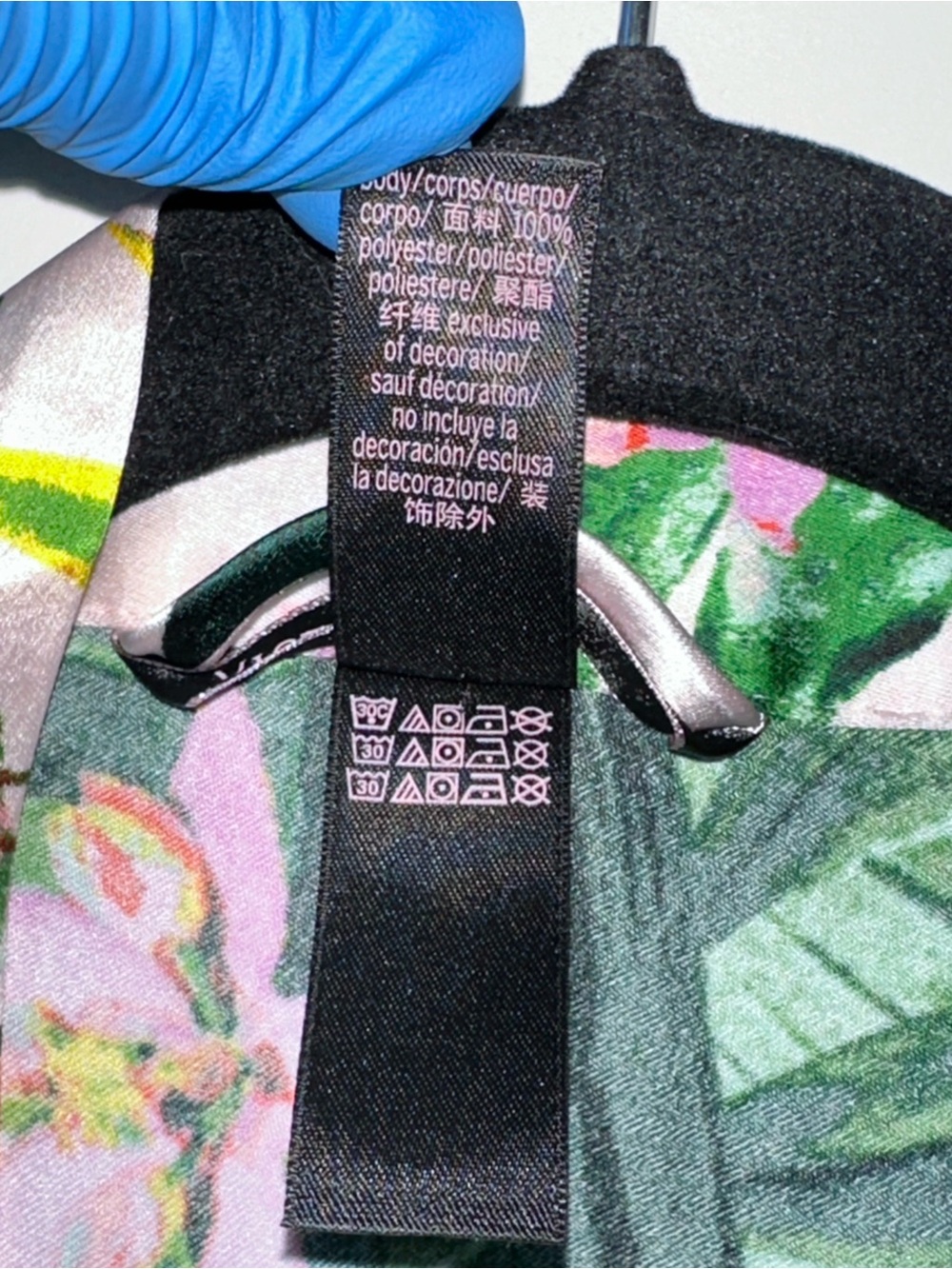 Victoria's Secret Tropical Floral Satin Robe with Black Lace - Picture 4 of 7